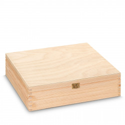 Mezza Torre 2018 mit zwei Gläsern in einer hochwertigen Holzbox